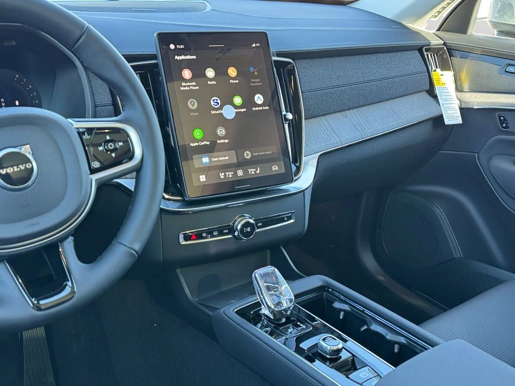 2026 Volvo - image 12