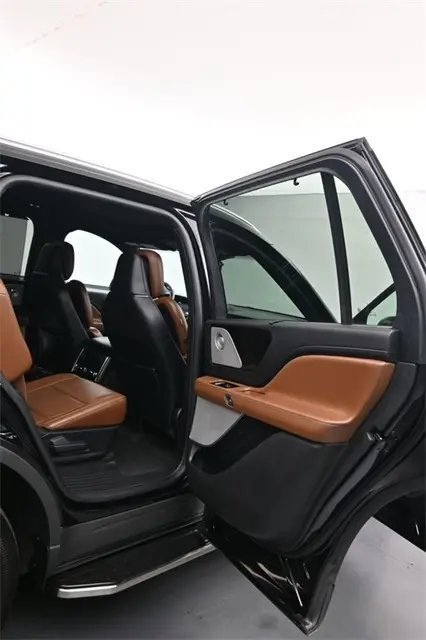 2020 Lincoln Aviator Reserve photo 11