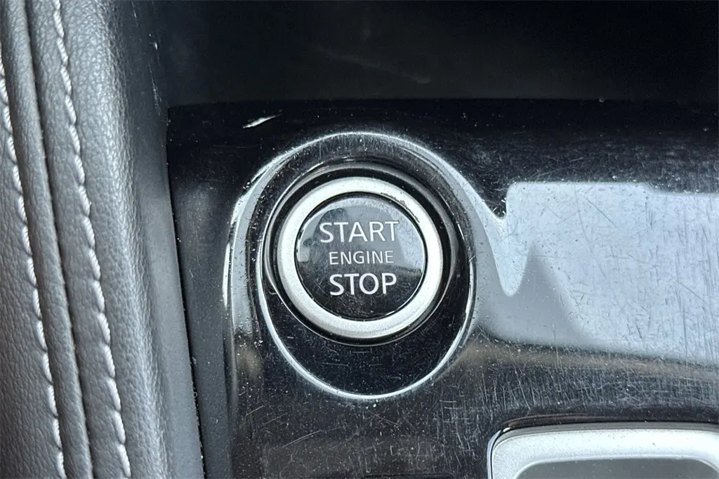 2020 Nissan Kicks SV photo 18
