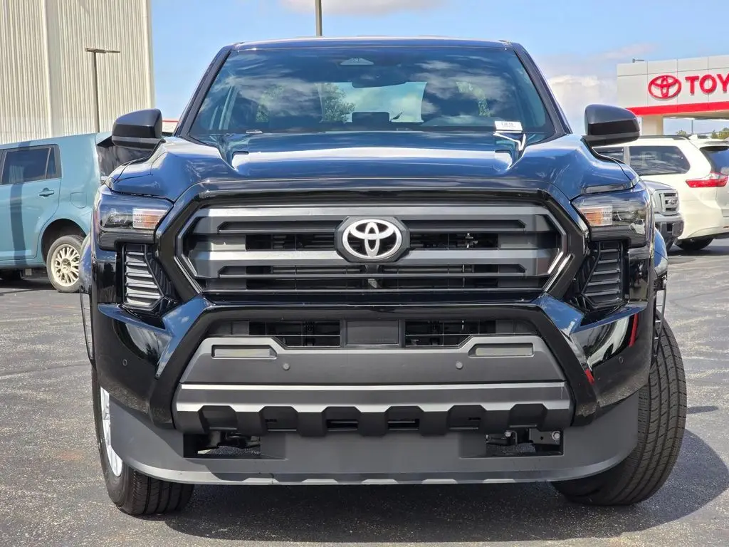 2025 Toyota Tacoma SR photo 7
