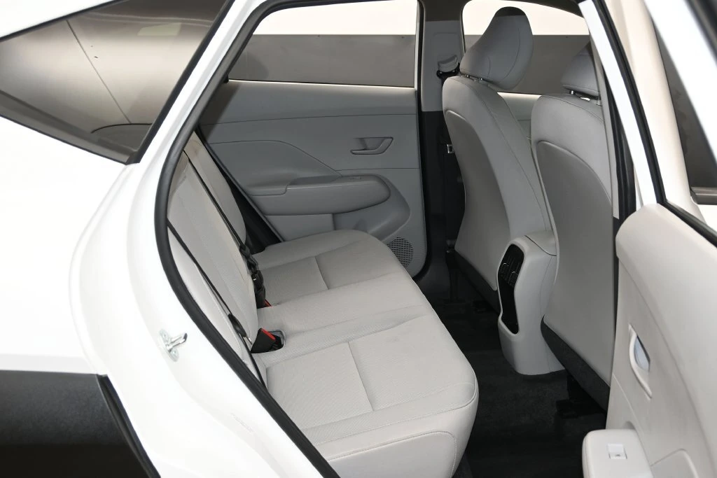 2025 Hyundai Kona SEL - Photo 26