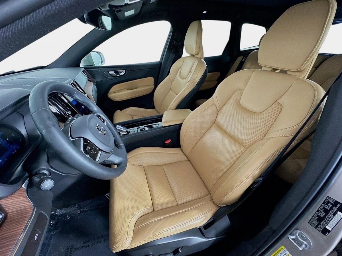 2023 Volvo - image 11