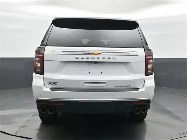 2023 Chevrolet Suburban Premier photo 3