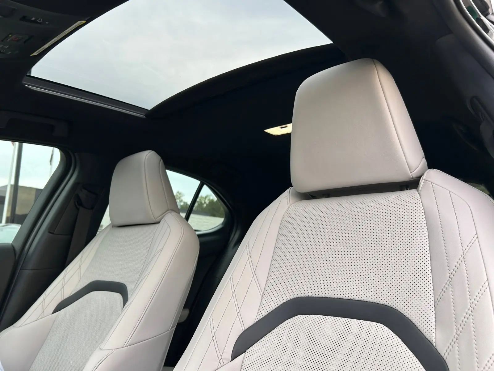 2025 Lexus UX F SPORT Design photo 20