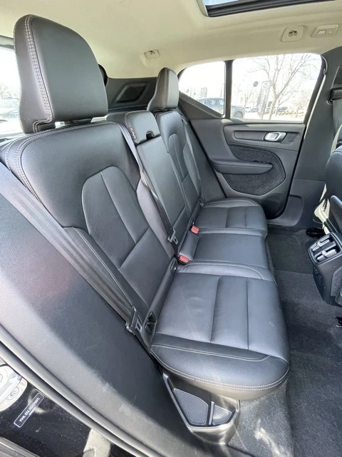 2024 Volvo - image 12