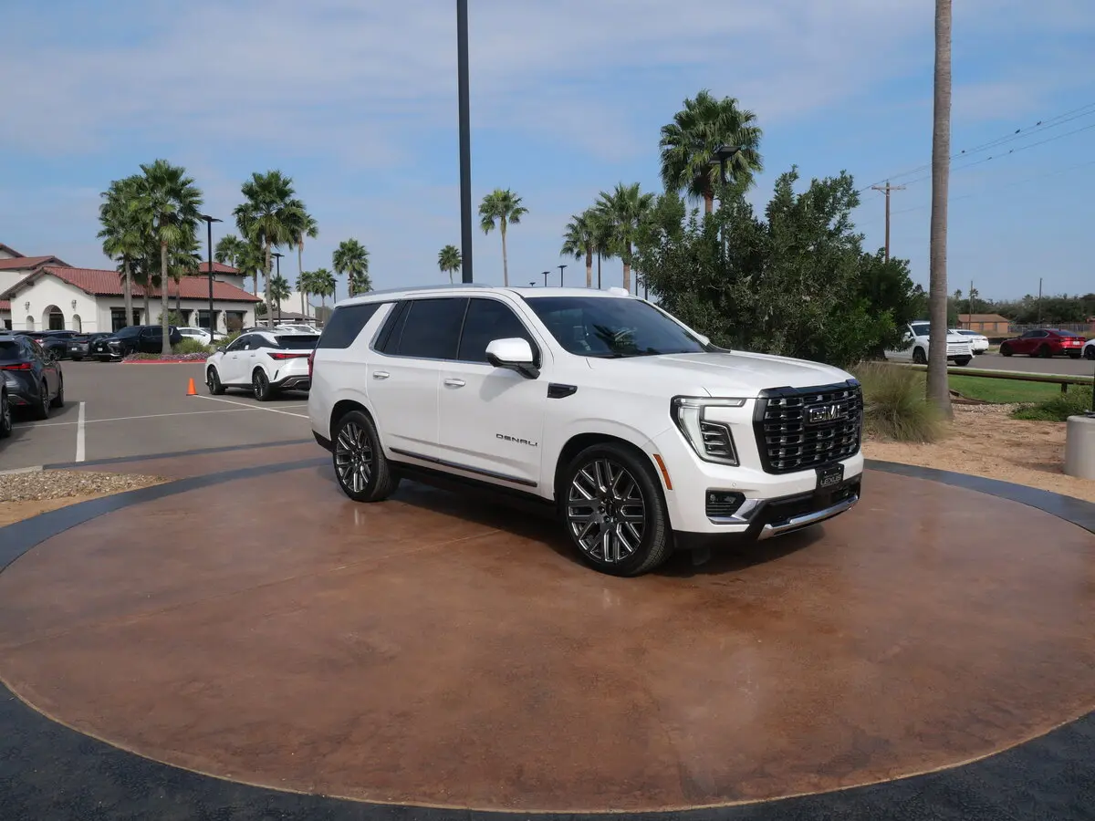 2025 GMC Yukon Denali Ultimate's photo