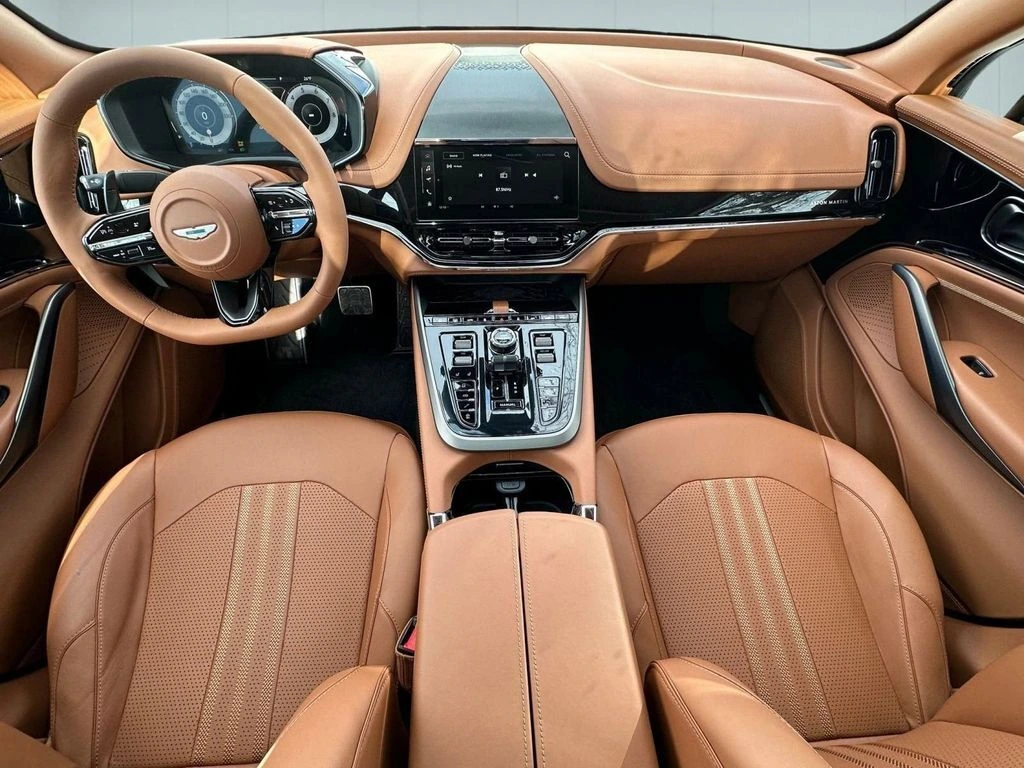 2026 Aston Martin DBX 707 - Photo 20
