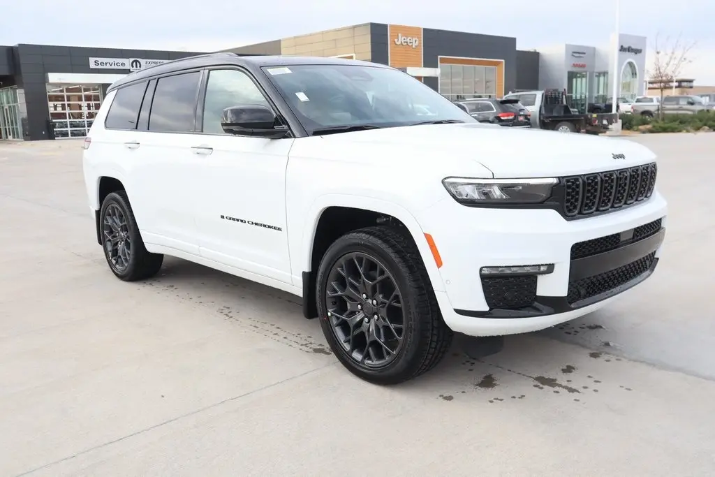 2025 Jeep Grand Cherokee L Summit's photo