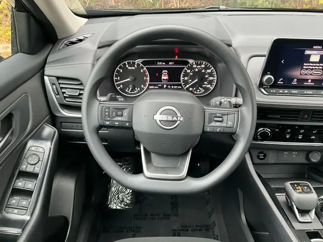 2025 Nissan Rogue S photo 4