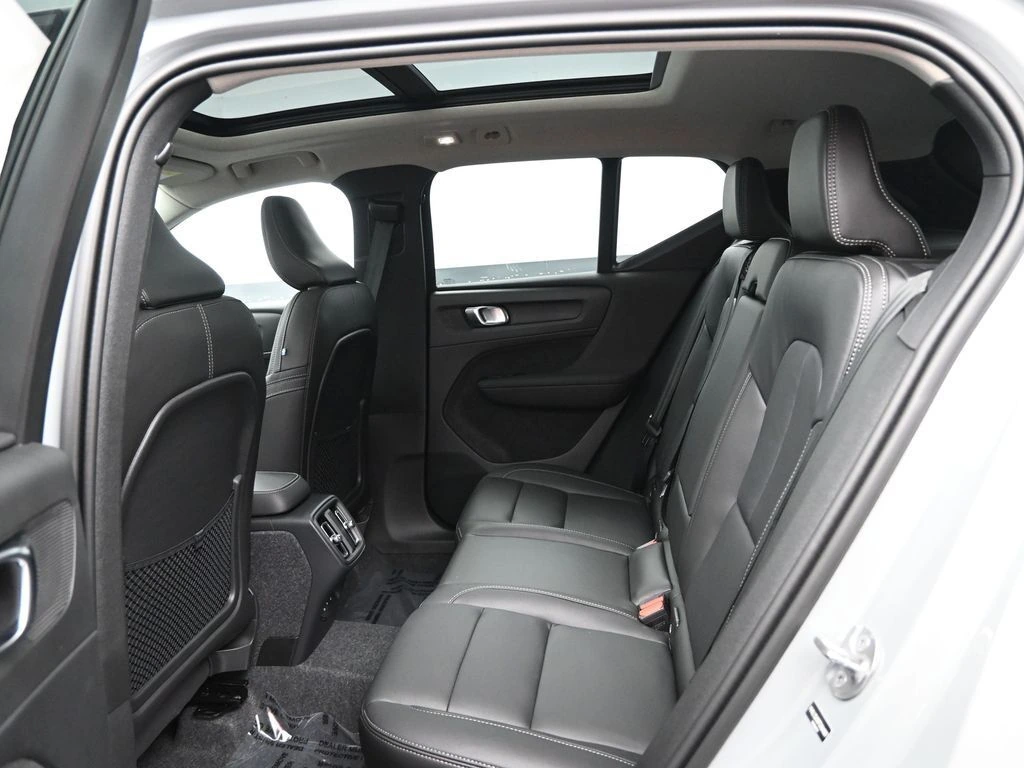 2026 Volvo XC40 Plus - Photo 24
