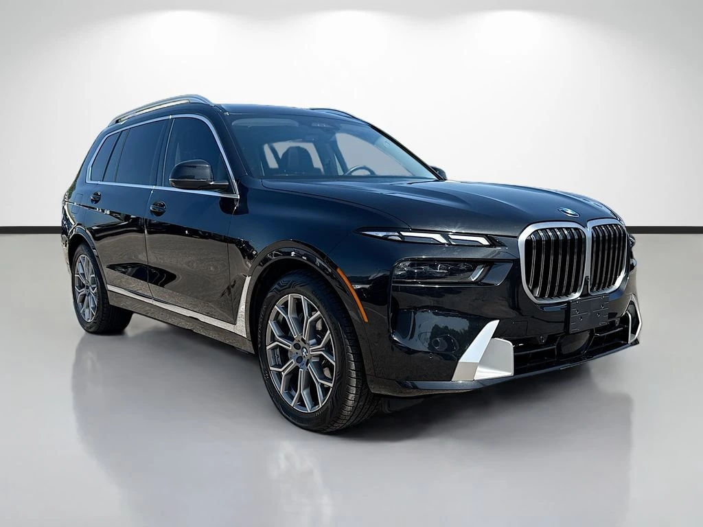 2023 BMW X7 xDrive40i's photo
