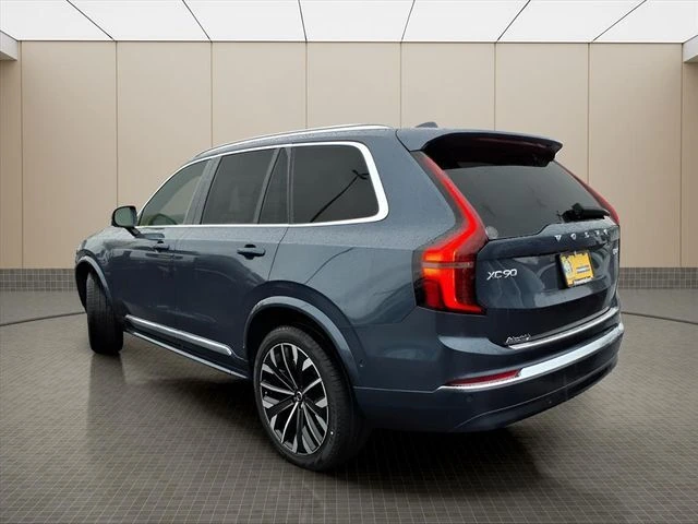 2026 Volvo - image 7