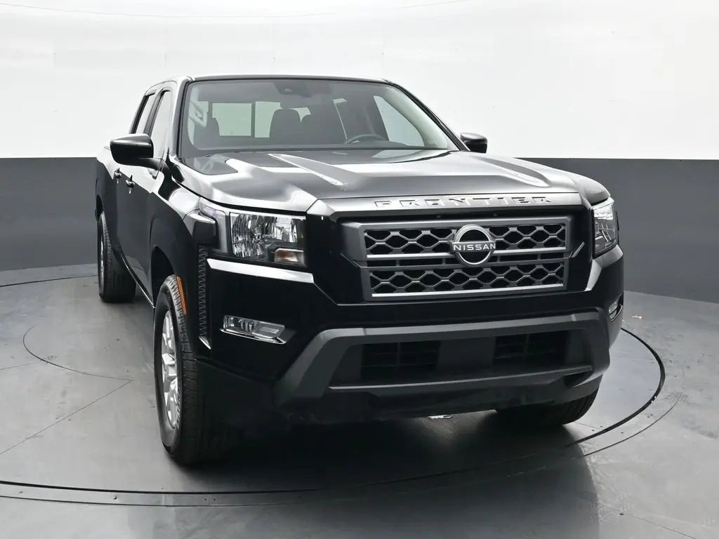 2024 Nissan Frontier SV's photo