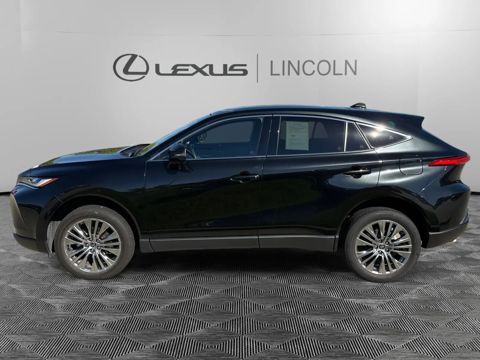 2024 Toyota Venza Limited photo 2