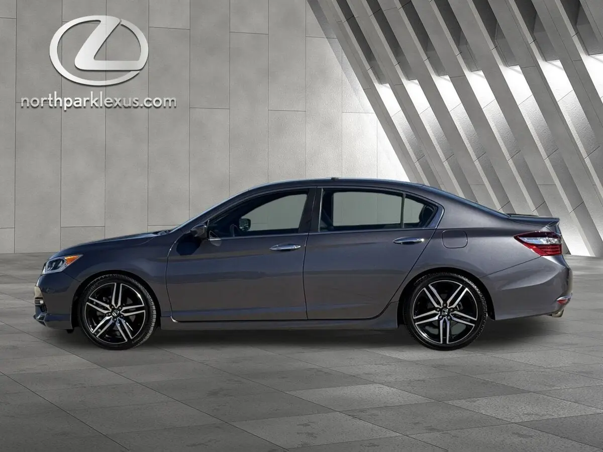 2016 Honda Accord Sport's photo