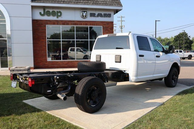 2025 RAM 3500 Chassis Tradesman - Photo 31