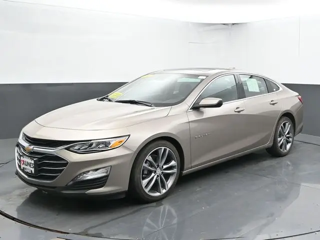 2024 Chevrolet Malibu Premier 2LT photo 4