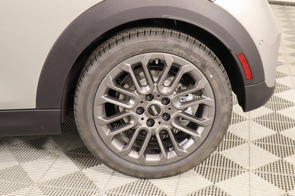 2025 MINI Hardtop 2 Door Base - Photo 18