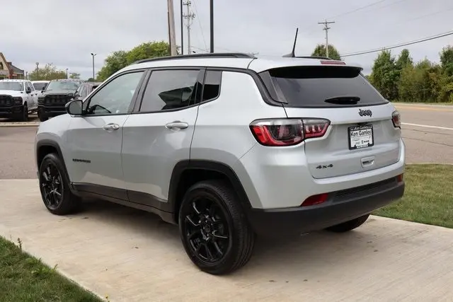 2025 Jeep Compass Latitude photo 26
