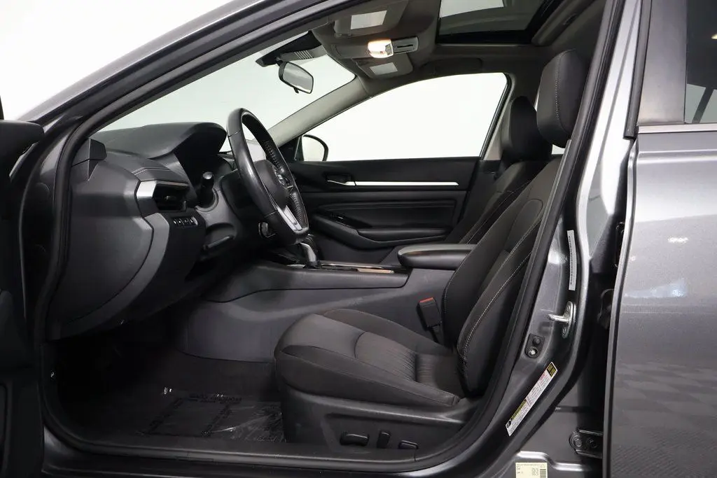 2022 Nissan Altima 2.5 SV photo 10