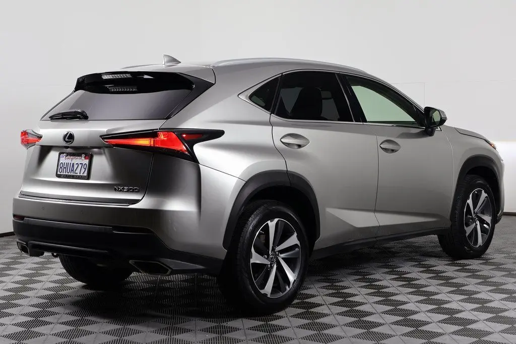 2019 Lexus NX 300 Premium photo 3