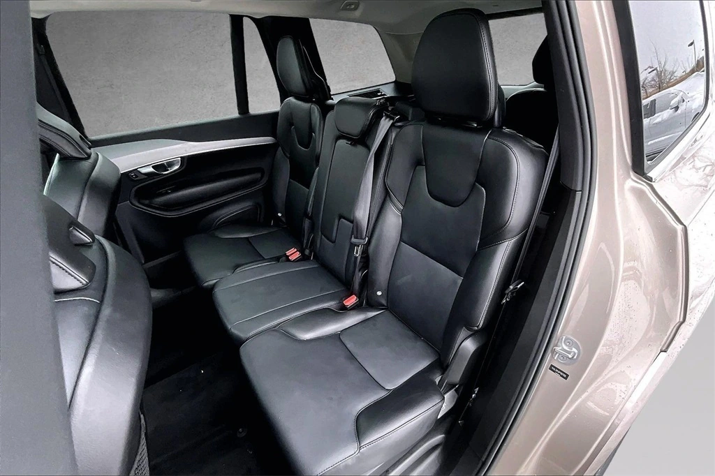 2023 Volvo - image 22