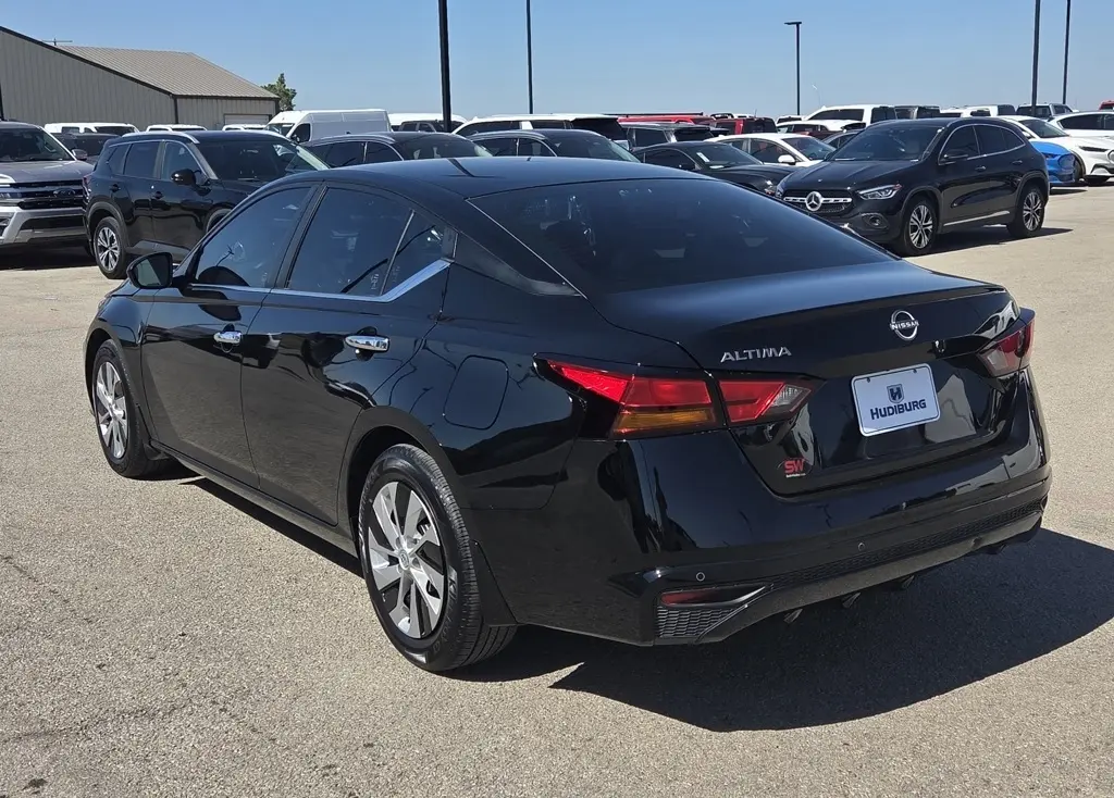 2024 Nissan Altima 2.5 S photo 4