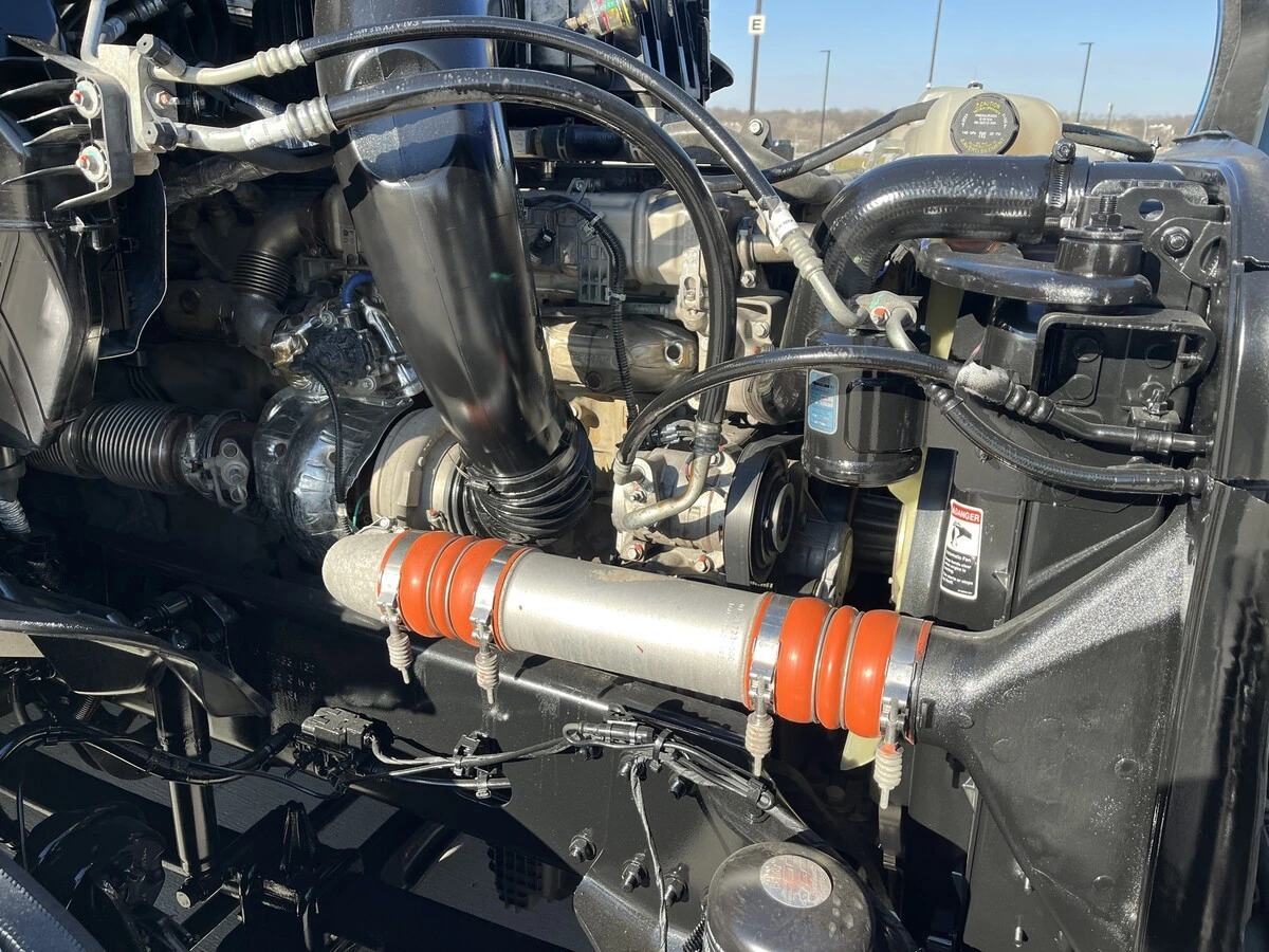 2022 Freightliner Cascadia - image 18