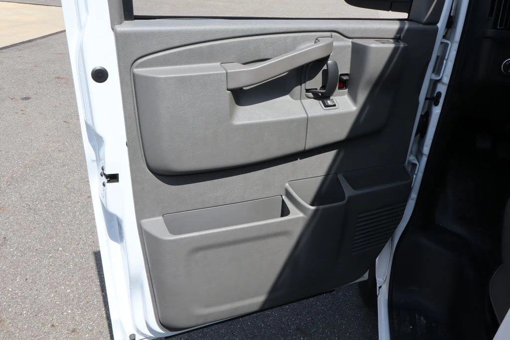 2025 Chevrolet Express Cargo Work Van - Photo 7