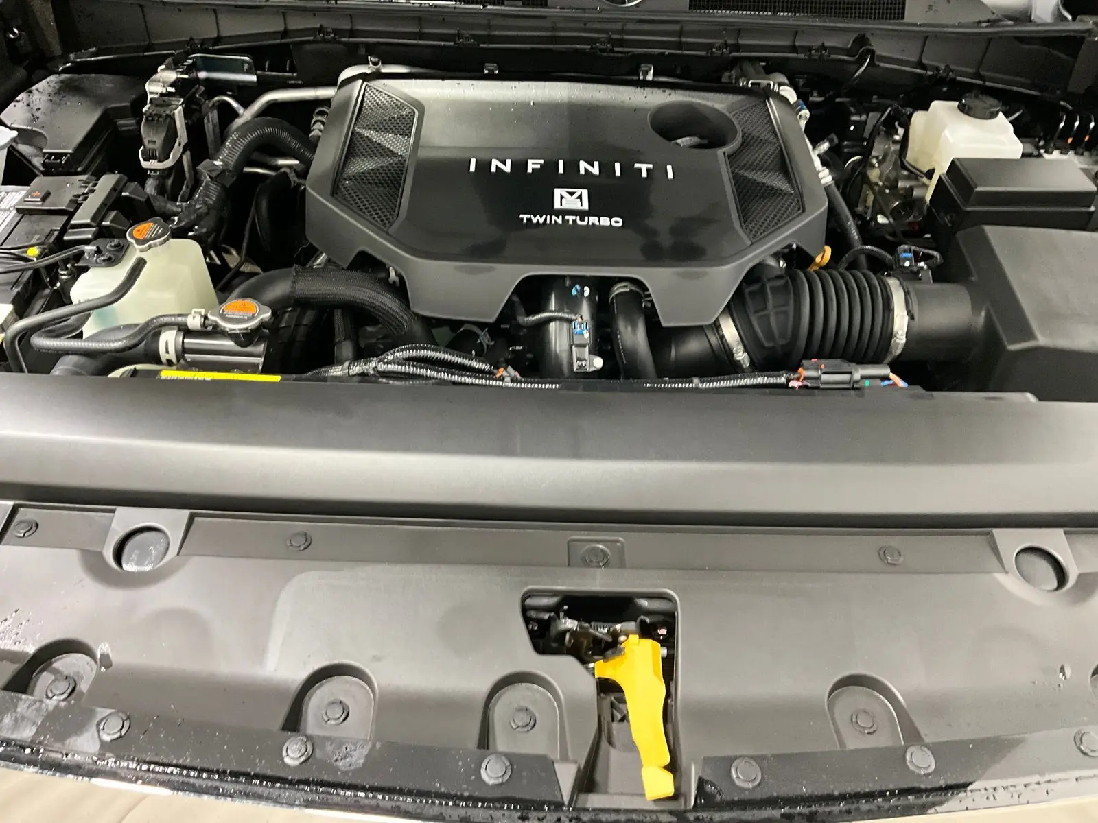 2026 Infiniti QX80 Sensory photo 2