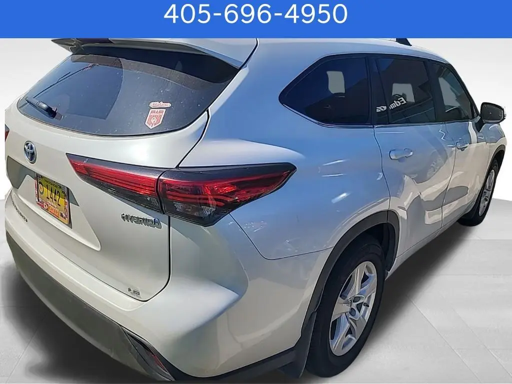 2023 Toyota Highlander Hybrid LE photo 6