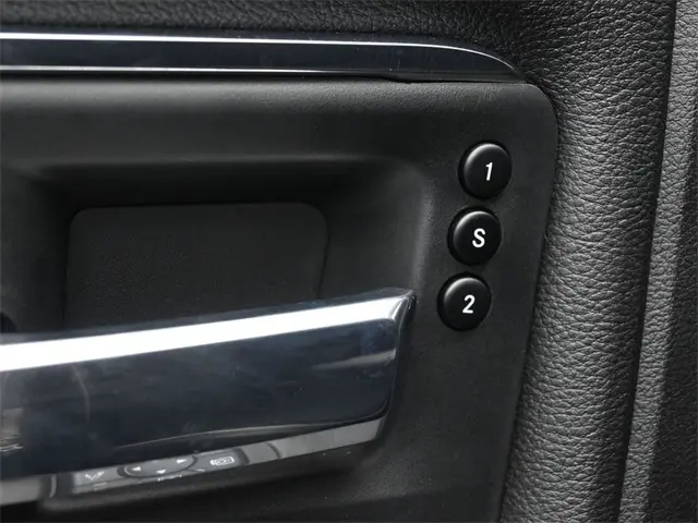 2025 Ram 2500 Laramie photo 8