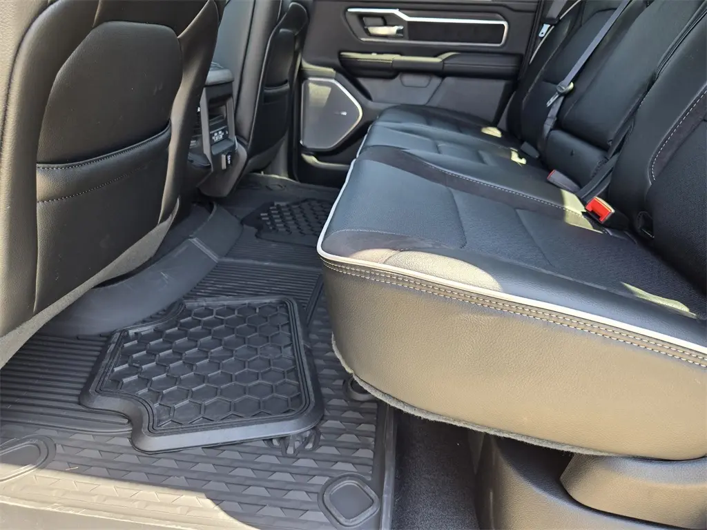 2026 Ram 1500 Laramie photo 18