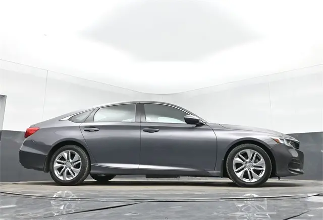 2019 Honda Accord LX photo 31