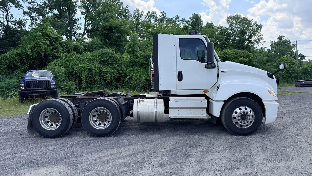 2018 International LT in Syracuse, NY — photo 3