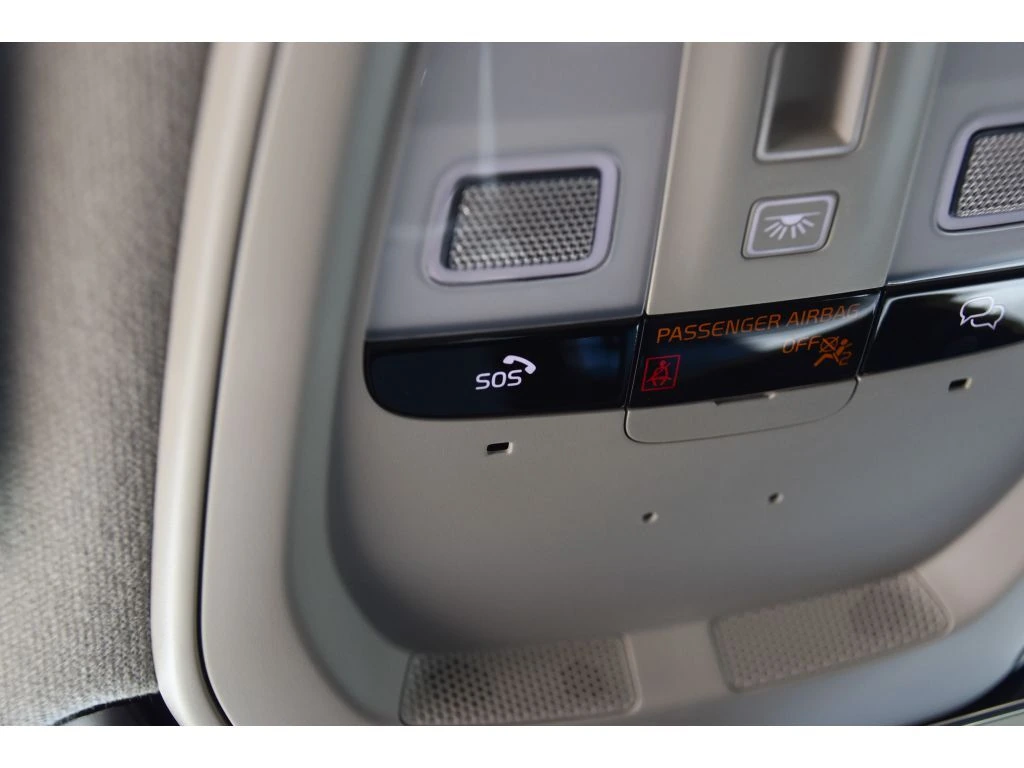 2026 Volvo - image 38