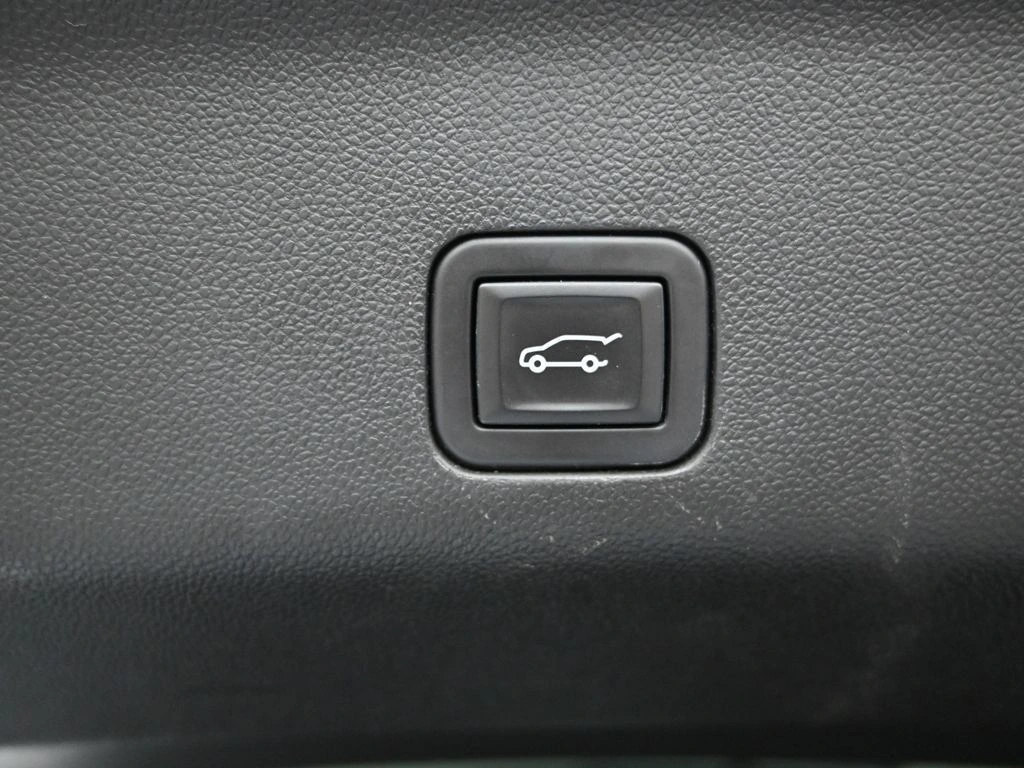 2023 Chevrolet Tahoe Premier - Photo 19