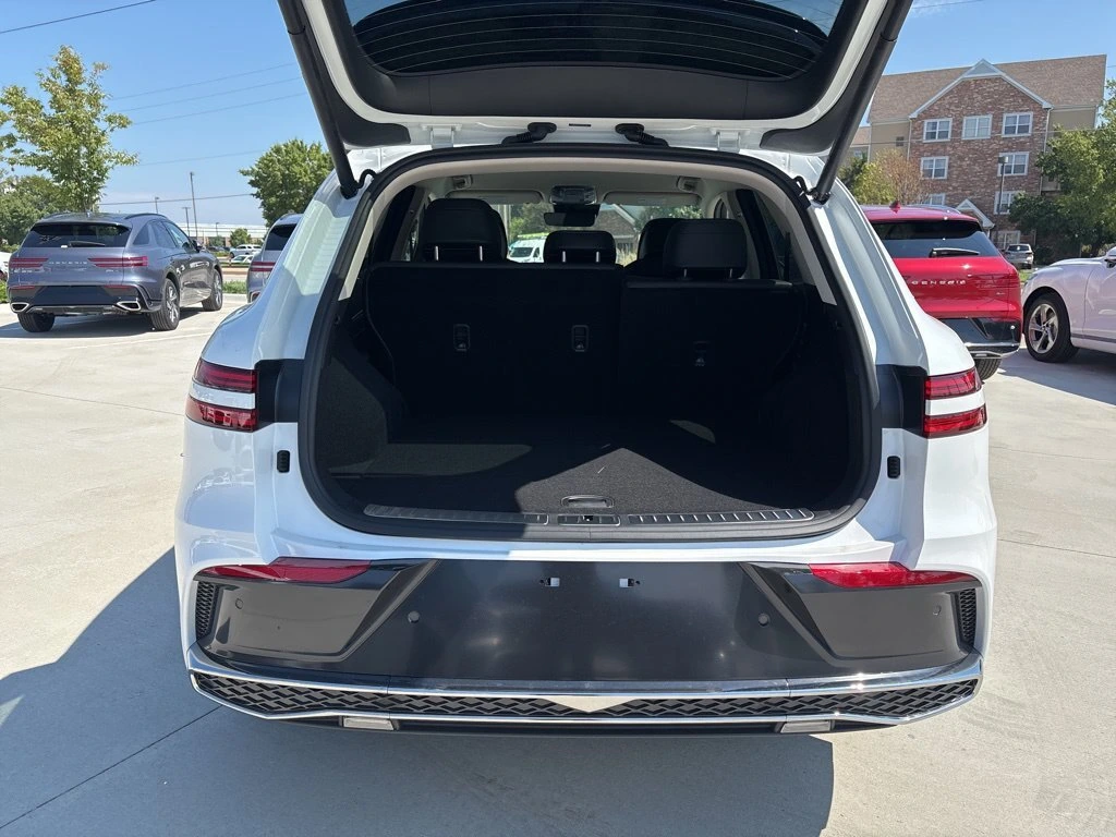 2026 GENESIS GV70 Standard - Photo 10