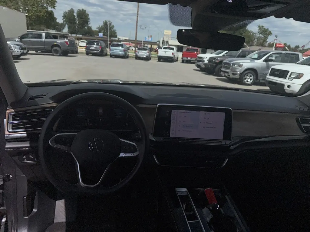 2024 Volkswagen Atlas SE photo 11