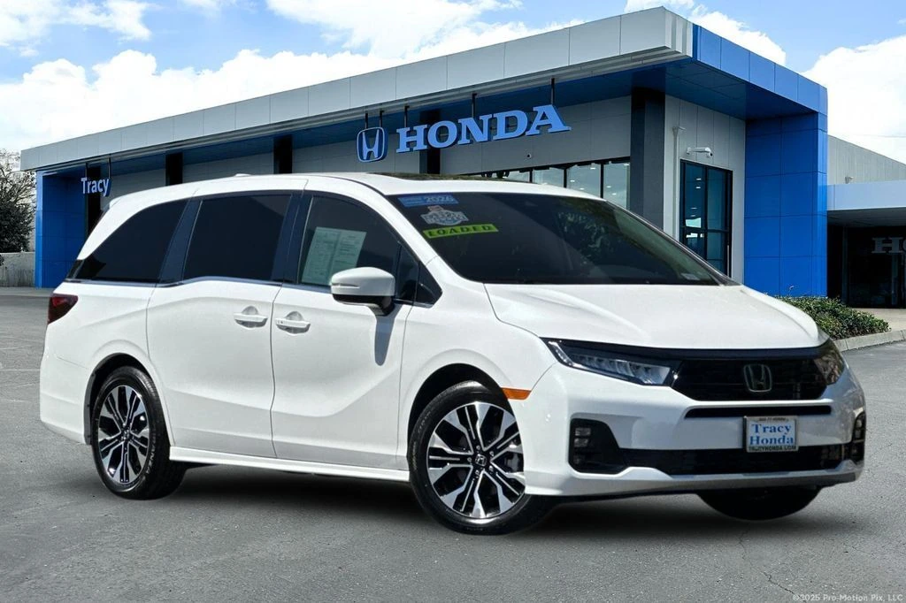 2026 Honda Odyssey Elite's photo