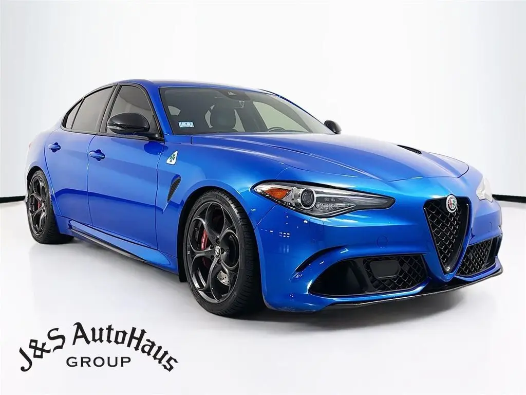 2023 Alfa Romeo Giulia Quadrifoglio's photo