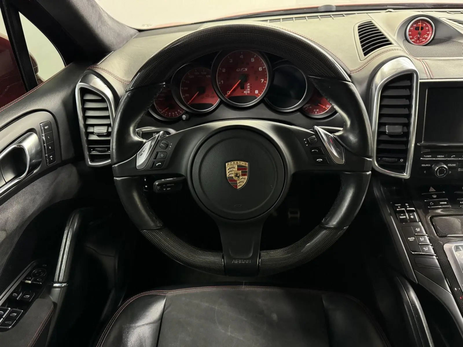2013 Porsche Cayenne GTS photo 12