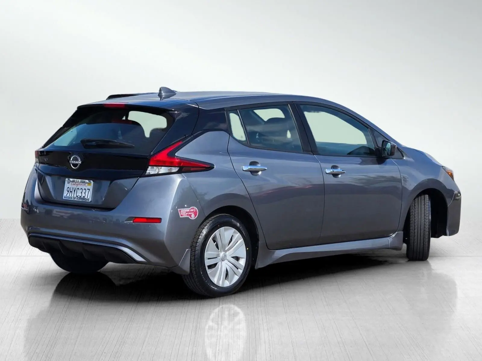 2024 Nissan Leaf S photo 4