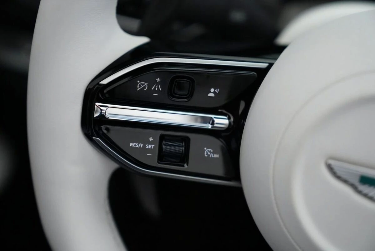 2026 Aston Martin Vanquish Base - Photo 25
