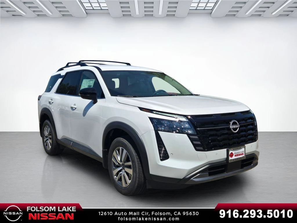 2026 Nissan Pathfinder SL 4WD's photo