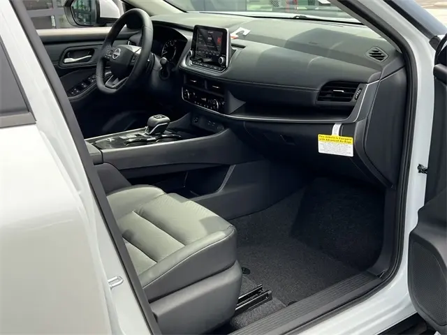 2026 Nissan Rogue SV photo 23