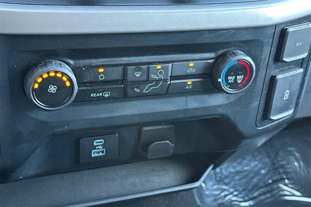 2023 Ford F-150 XLT photo 17