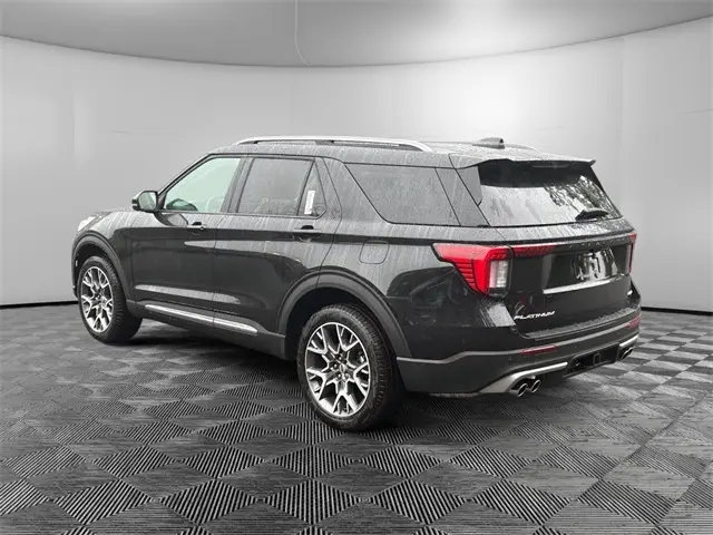 2025 Ford Explorer Platinum photo 3