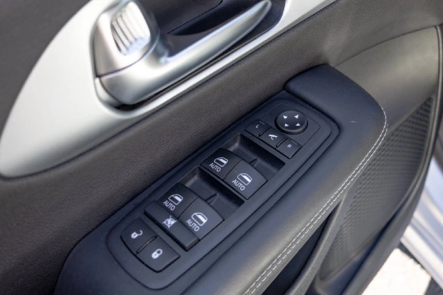 2026 Chrysler Pacifica Limited - Photo 17