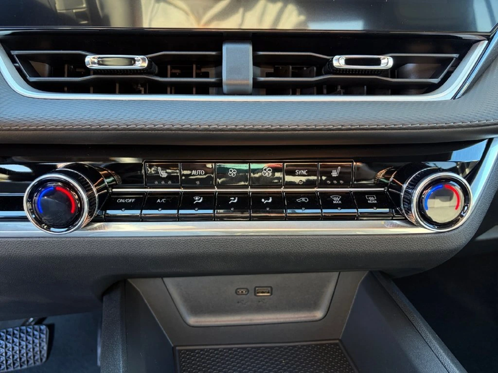 2027 Chevrolet Equinox LT - Photo 27